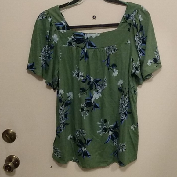 Lucky Brand green size M women's top - Picture 3 of 3